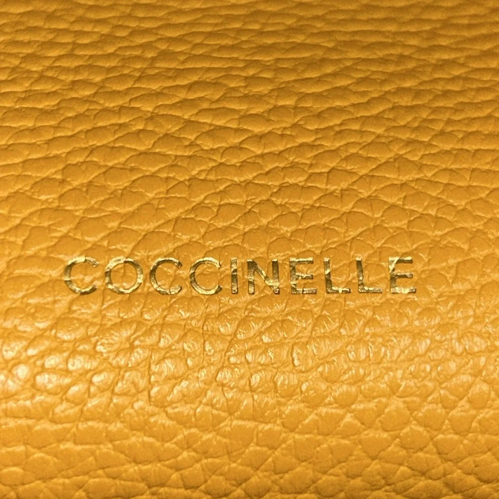 ✨Coccinelle Pebbled Leather Handbag/Crossbody✨NWT $365 - Picture 6 of 9